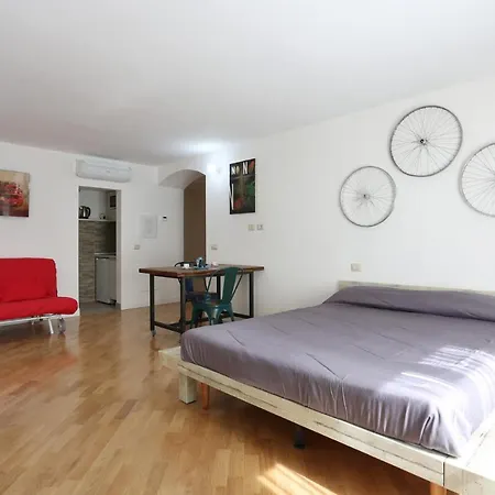 Elica - Sweet Dreams In Apartment